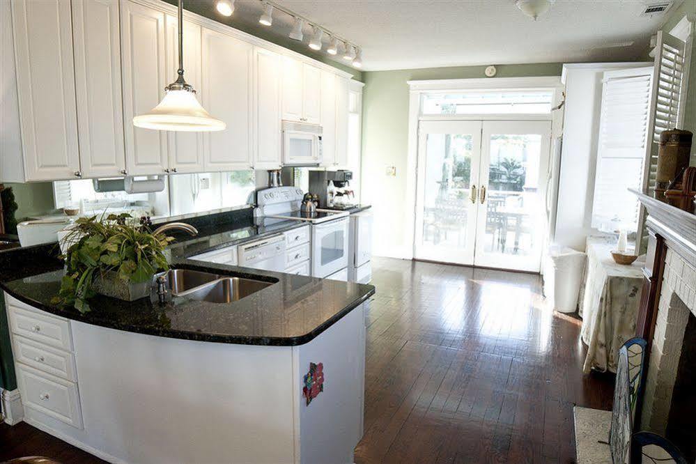 Desoto Beach Bed And Breakfast Tybee Island Exterior photo