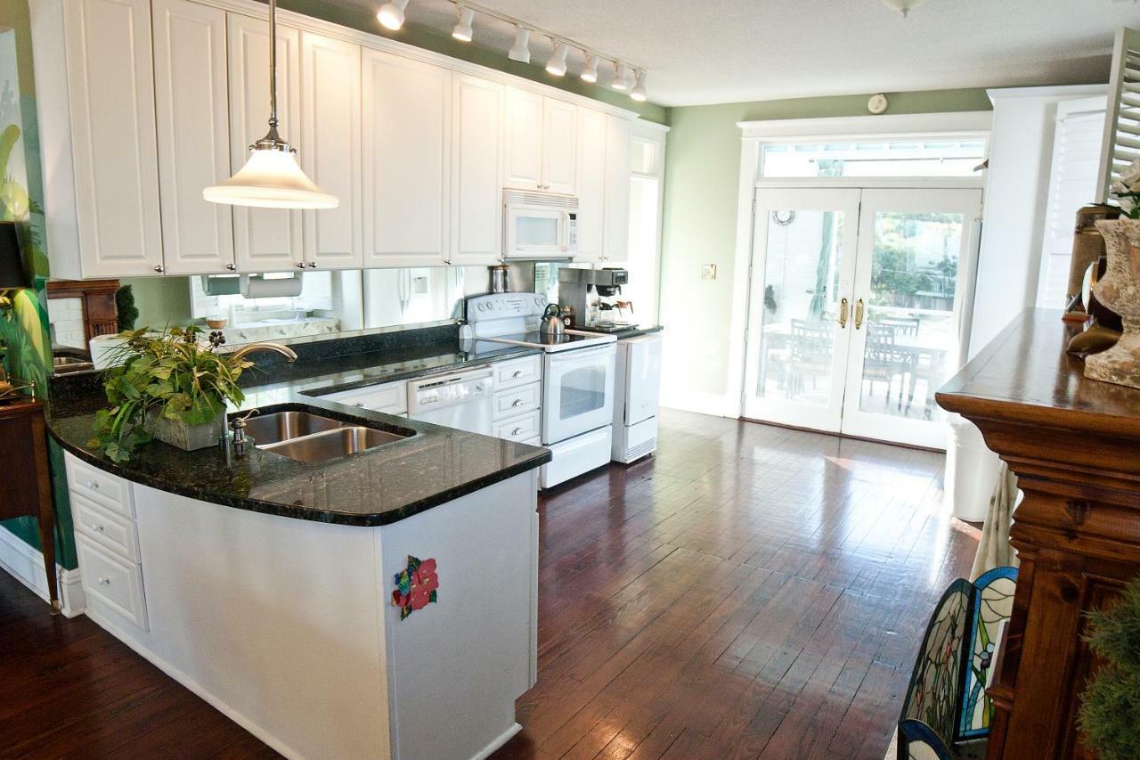 Desoto Beach Bed And Breakfast Tybee Island Exterior photo